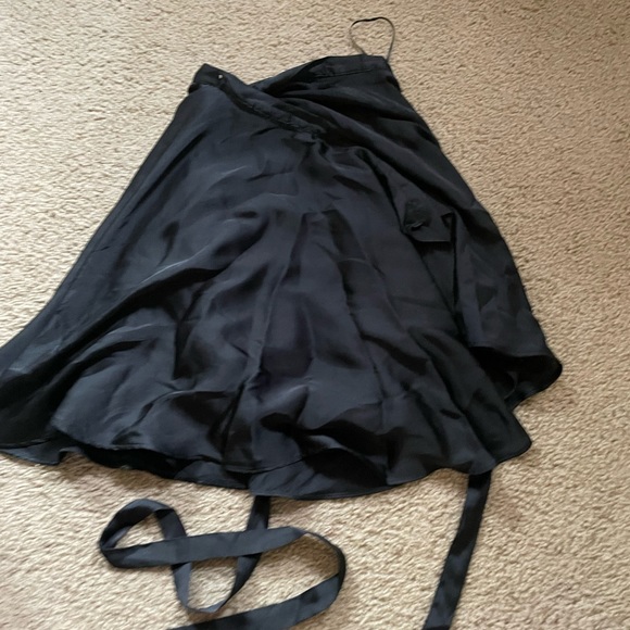 urban outfitters Tie flowy skirt, black small - Picture 2 of 2